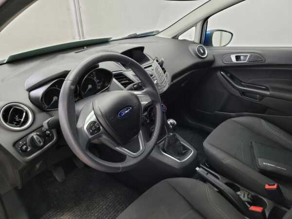 Ford Fiesta occasion Blauw bij ALJ Auto in Zeeland 5