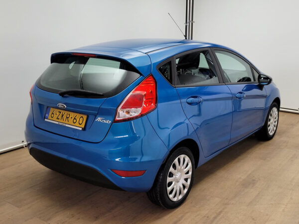 Ford Fiesta occasion Blauw bij ALJ Auto in Zeeland 8