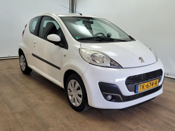 Peugeot 107 occasion Wit bij ALJ Auto in Zeeland 1