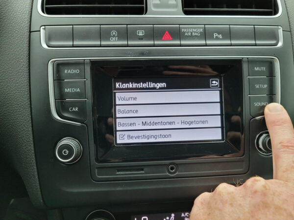 Volkswagen Polo occasion Zwart bij ALJ Auto in Zeeland 25