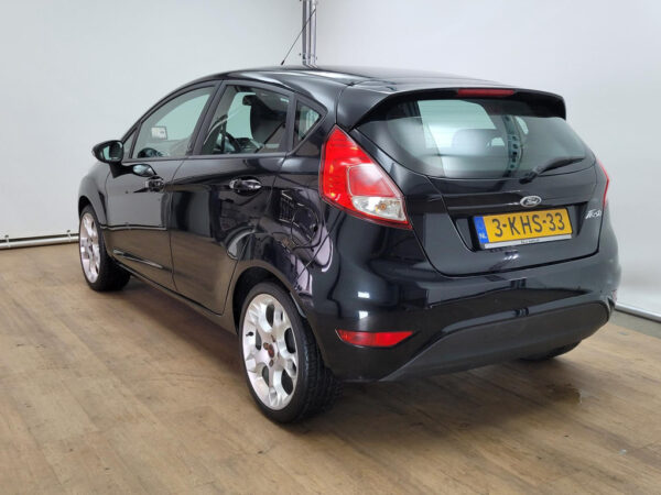 Ford Fiesta occasion Zwart bij ALJ Auto in Zeeland 4