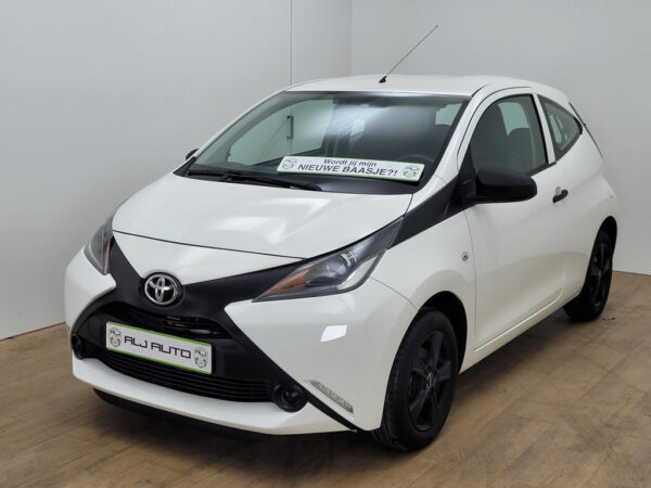 Toyota Aygo occasion Wit bij ALJ Auto in Zeeland 1