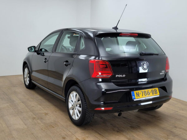 Volkswagen Polo occasion Zwart bij ALJ Auto in Zeeland 4