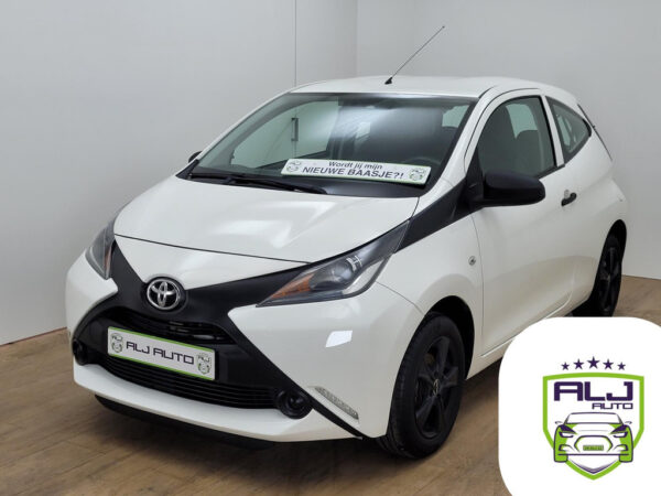 Toyota Aygo occasion Wit bij ALJ Auto in Zeeland 4