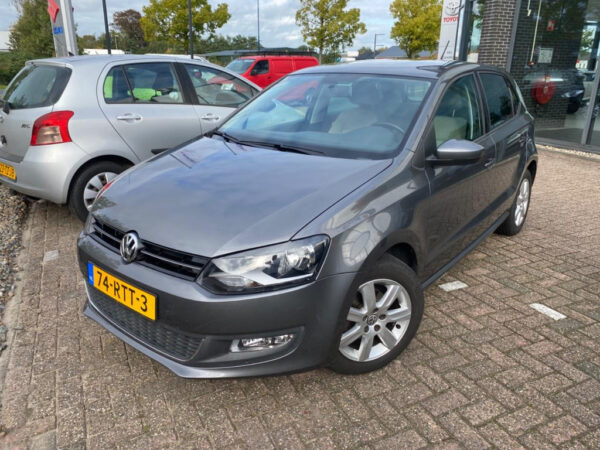 Volkswagen Polo occasion Grijs bij ALJ Auto in Zeeland 2