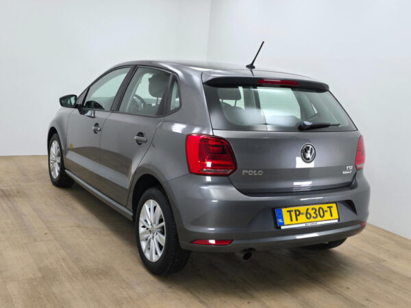 Volkswagen Polo occasion Grijs bij ALJ Auto in Zeeland 4