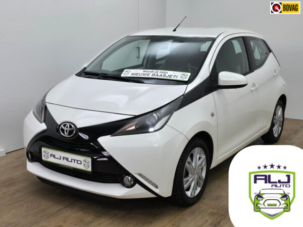 Toyota Aygo occasion Wit bij ALJ Auto in Zeeland 1