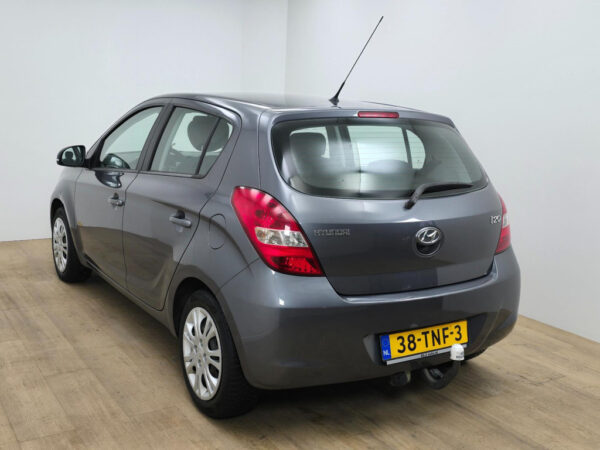 Hyundai i20 occasion Grijs bij ALJ Auto in Zeeland 4