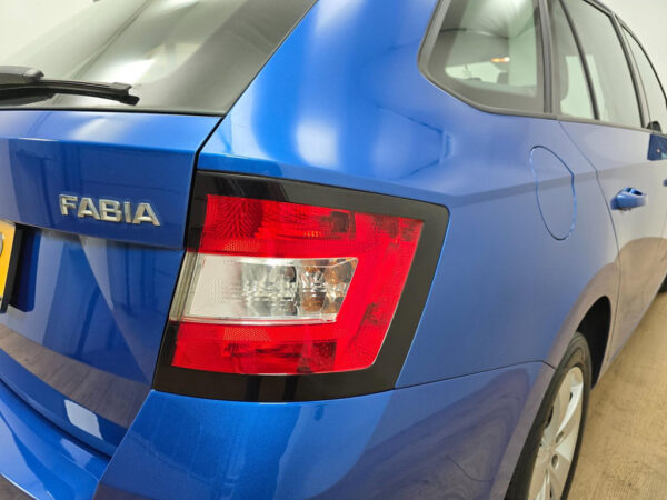 Škoda Fabia occasion Blauw bij ALJ Auto in Zeeland 9