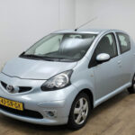 Toyota Aygo occasion Blauw bij ALJ Auto in Zeeland 2