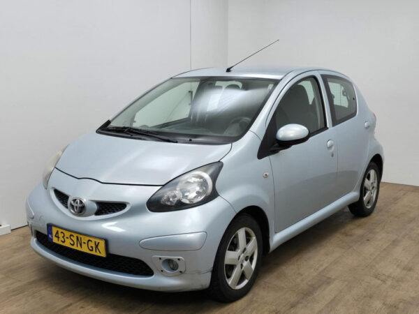 Toyota Aygo occasion Blauw bij ALJ Auto in Zeeland 2