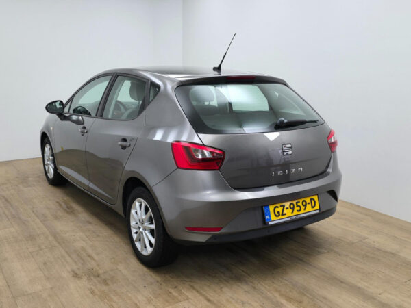 SEAT Ibiza occasion Grijs bij ALJ Auto in Zeeland 6